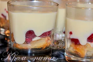 Малинов десерт с бутер тесто и крем
