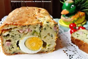 Солен кекс с шунка, зелен лук и сварени яйца