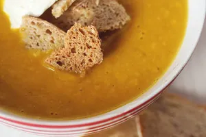 Морковена крем супа с нахут
