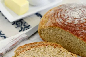 Хляб с три вида брашно, натурален квас и мая