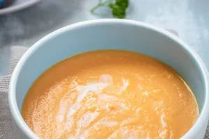 Крем-супа от кореноплодни с джинджифил и бадемово мляко