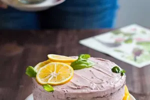 Лимонова торта с мармаладен крем