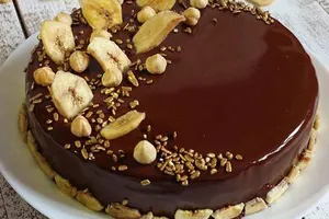 Шоколадова мус торта с банани