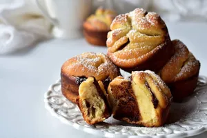 Козуначени мъфини с шоколад
